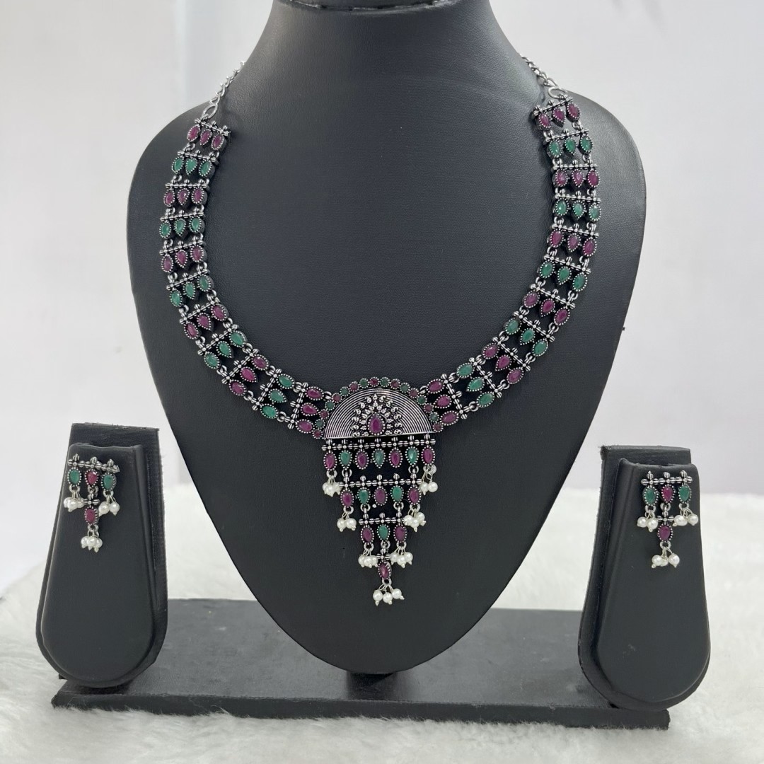 083 - German Silver Necklace